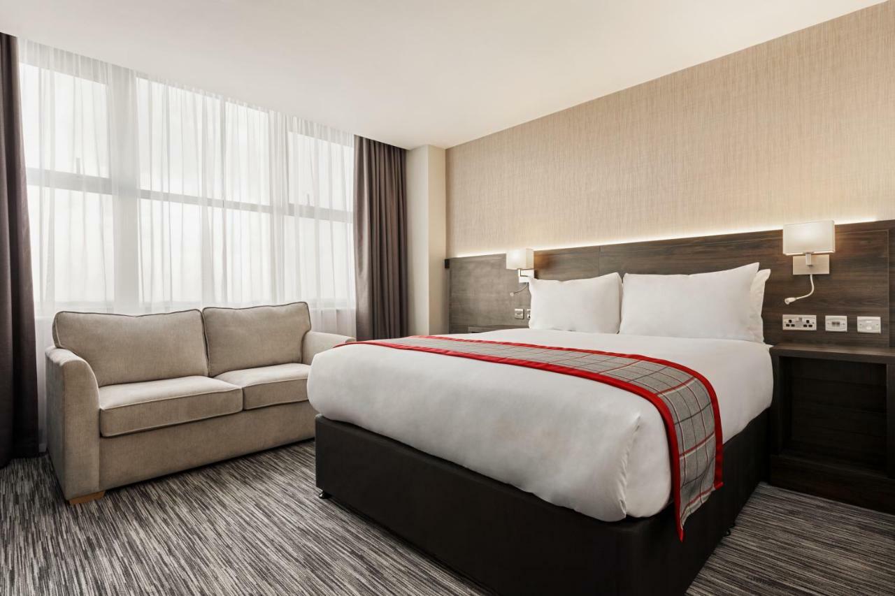 Ramada East Kilbride Hotel Buitenkant foto