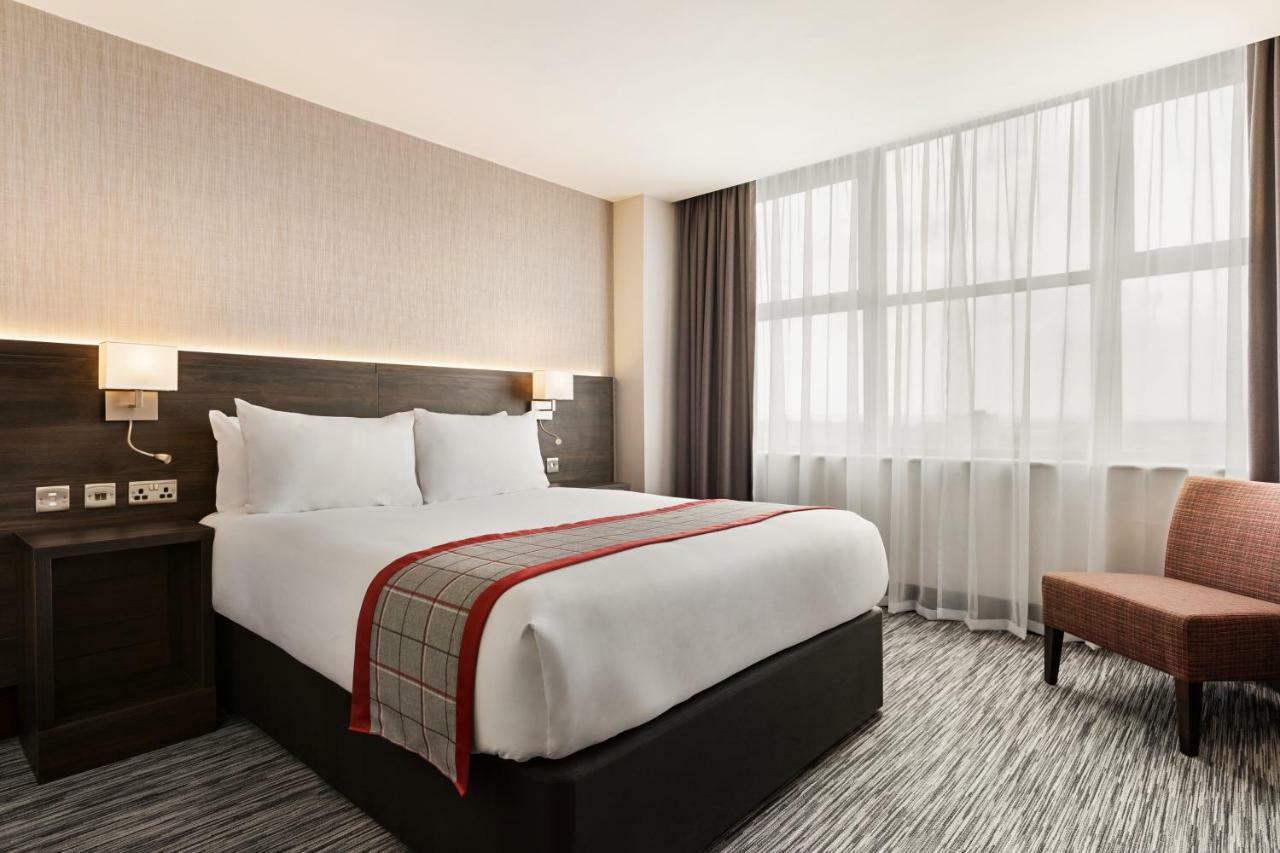 Ramada East Kilbride Hotel Buitenkant foto