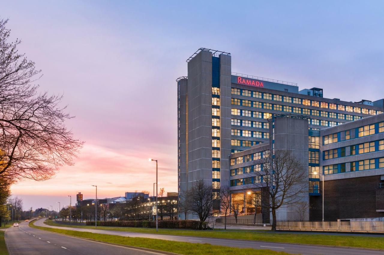 Ramada East Kilbride Hotel Buitenkant foto