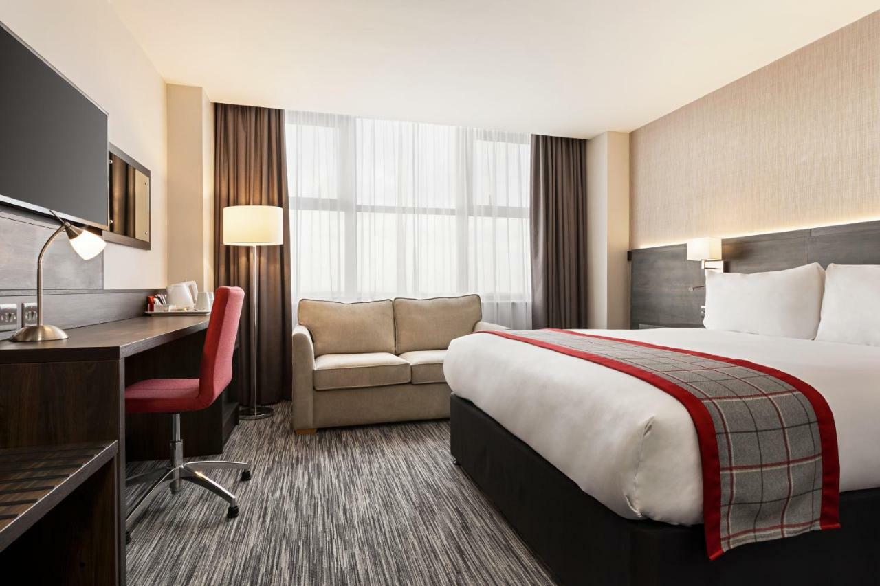 Ramada East Kilbride Hotel Buitenkant foto