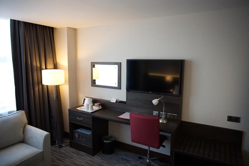 Ramada East Kilbride Hotel Buitenkant foto